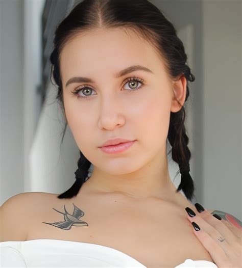 Stella Shine (Actress) Height, Wiki, Weight, Age, Biography, .